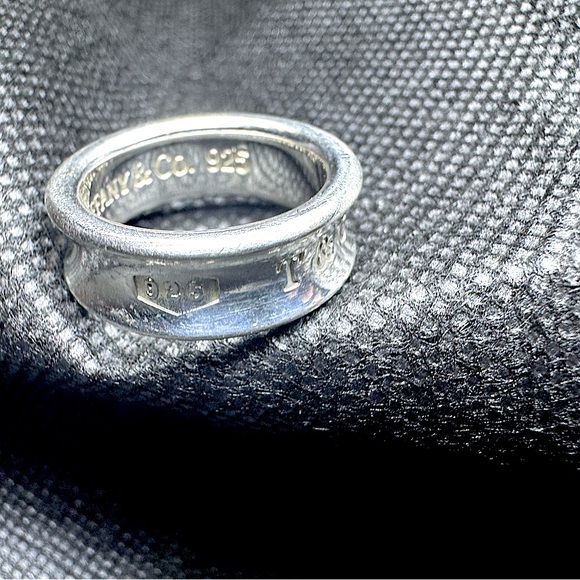 Tiffany & Co. Concave Ring Sterling Silver Size 5.5 W/ Tiffany Bag Vintage 1997 - Picture 8 of 9